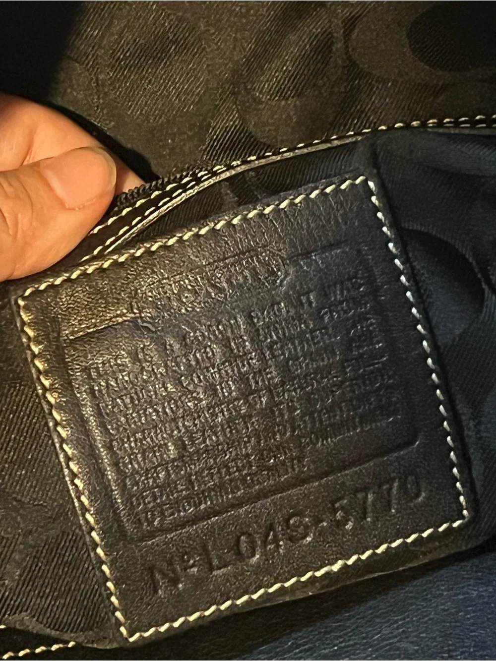 Vintage 2004 Coach Soho Large Carryall Black Leather Buckle Shoulder Tote 5770